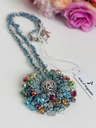 Collana fiore azzurro con - fiore,
